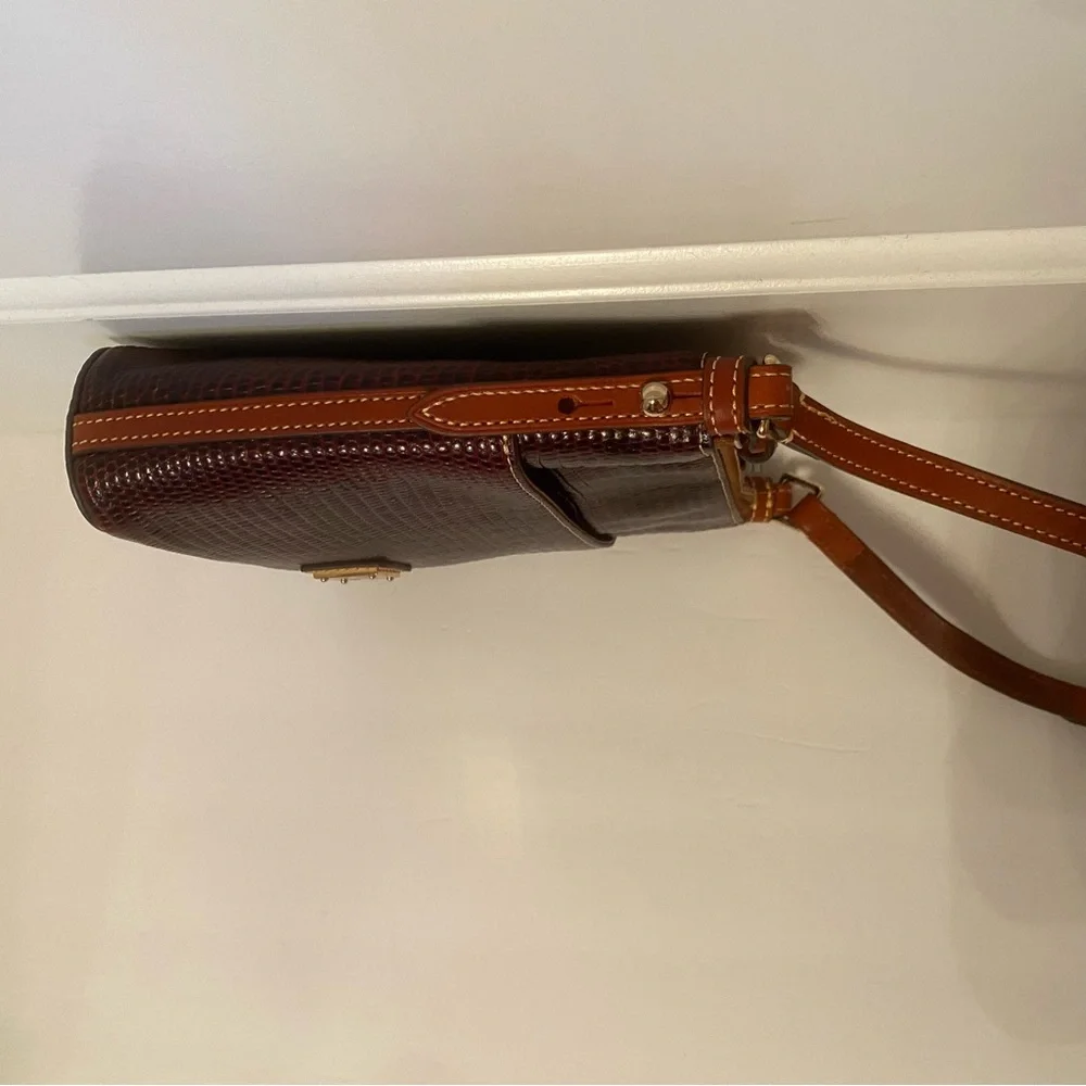DOONEY & BOURKE BAG SHOULDER DARK RED TEXTURED CROC LOOK & BROWN LEATHER ZIPPER